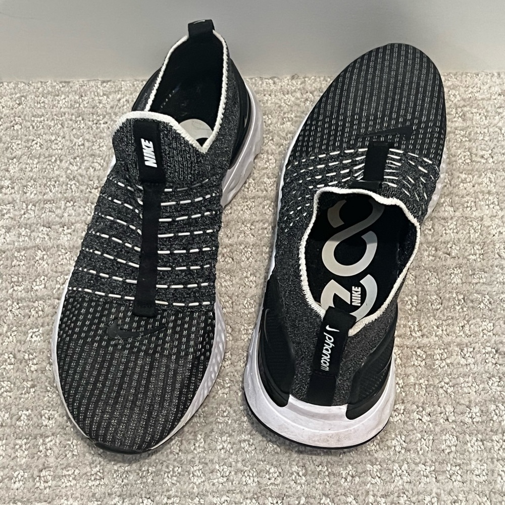 Nike Women’s Phantom Running Shoe-Black Slip-On Shoes